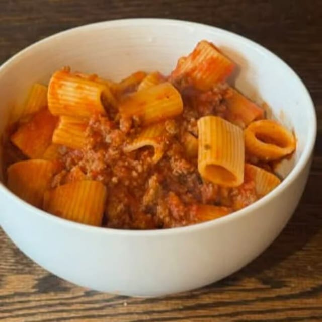 Rigatoni Meat Sauce Tray.