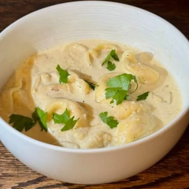 Tortellini Alfredo.
